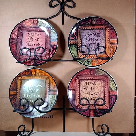 Wow! Set of 4 inspired plated and hanger